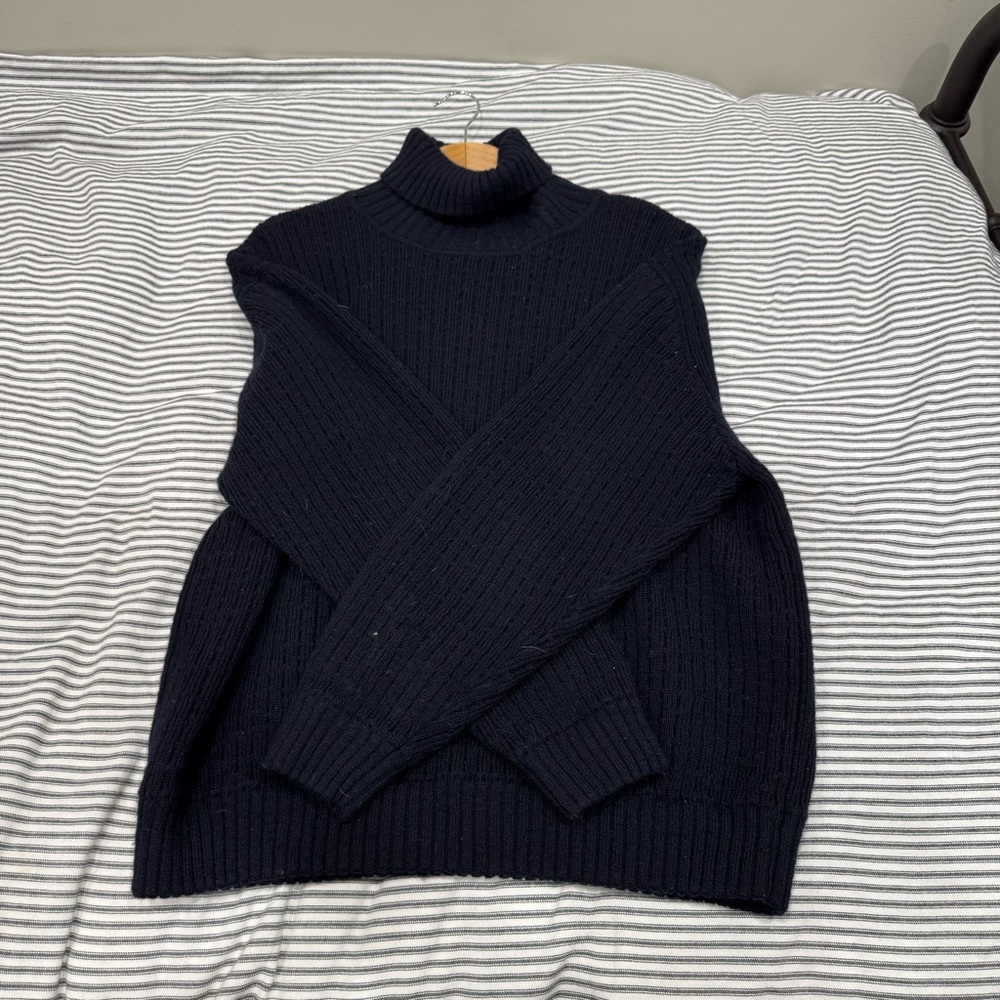 J. Peterman Men's Wool Turtleneck Sweater. (Large) - Picture 8 of 8